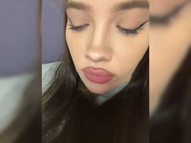 Glossmixdoll live cam on BongaCams
