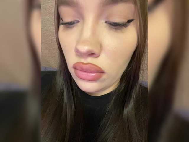 Glossmixdoll live cam on BongaCams