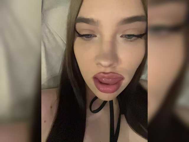 Glossmixdoll live webcam show
