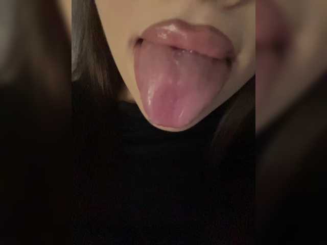 Glossmixdoll live cam on BongaCams