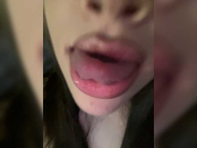Glossmixdoll live cam on BongaCams