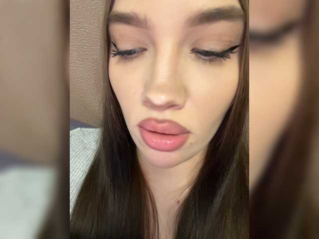 Glossmixdoll live cam on BongaCams