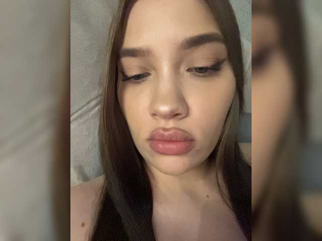 Glossmixdoll live cam on BongaCams