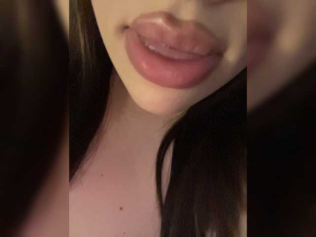 Glossmixdoll live cam on BongaCams