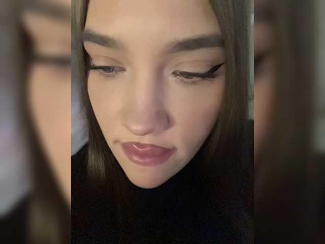 Glossmixdoll live cam on BongaCams