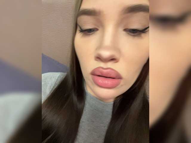 Glossmixdoll live cam on BongaCams