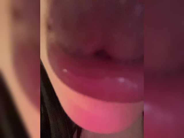 Glossmixdoll live cam on BongaCams