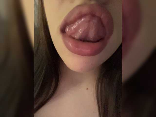 Glossmixdoll live cam on BongaCams