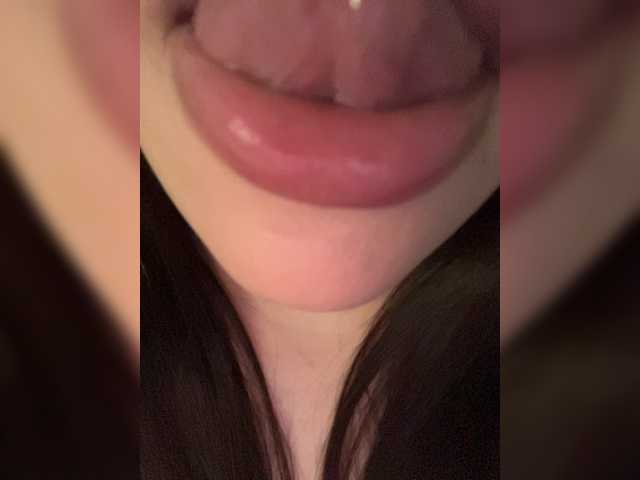 Glossmixdoll live cam on BongaCams