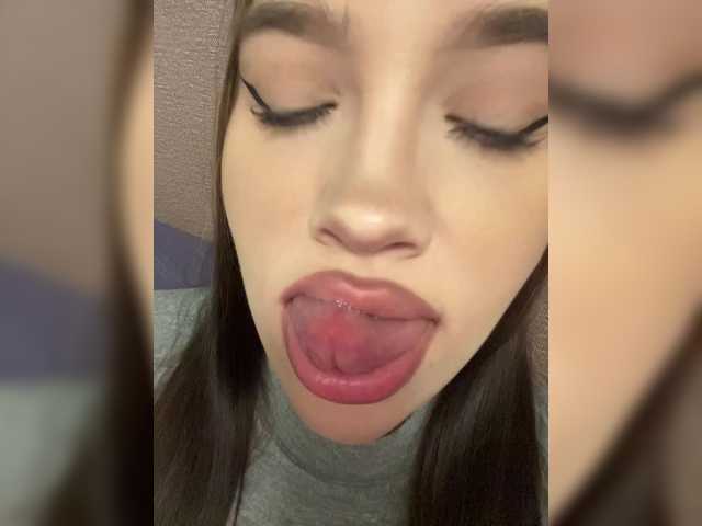 Glossmixdoll live webcam show