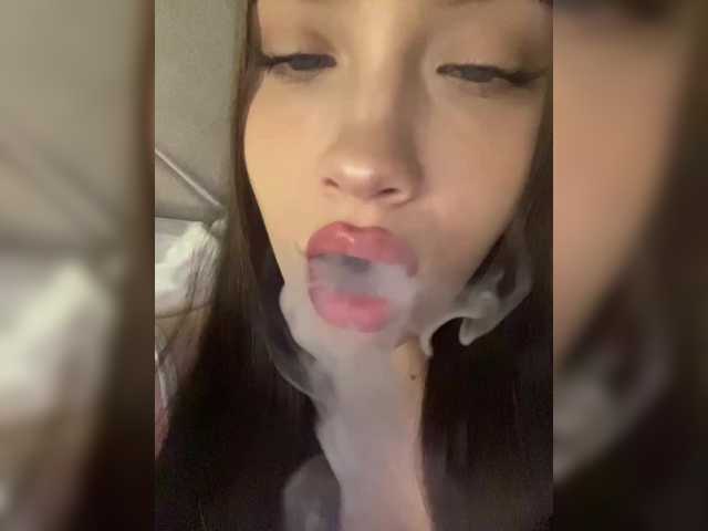 Glossmixdoll live cam on BongaCams