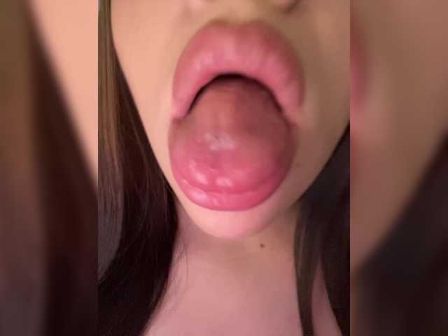 Glossmixdoll live cam on BongaCams