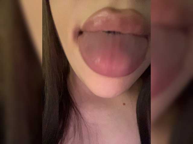 Glossmixdoll live cam on BongaCams