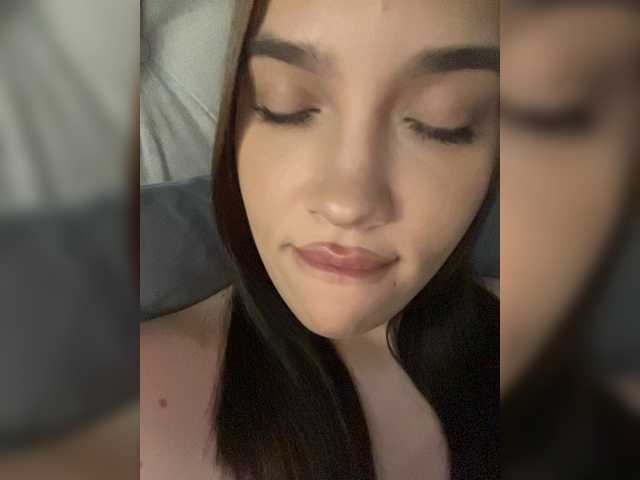 Glossmixdoll live cam on BongaCams