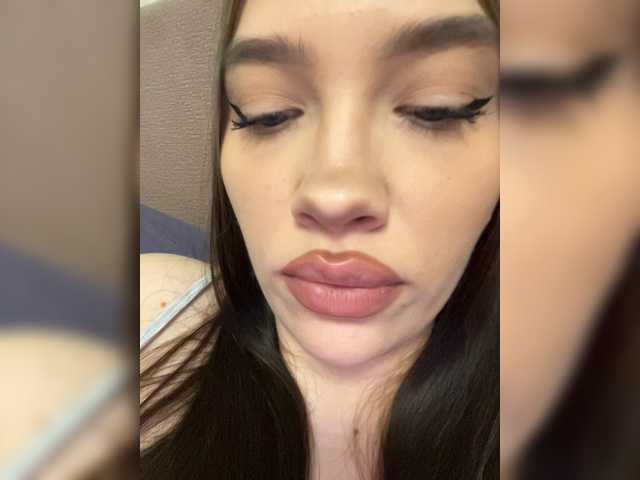 Glossmixdoll live cam on BongaCams