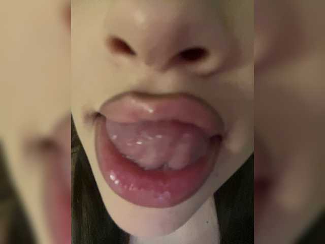 Glossmixdoll live cam on BongaCams