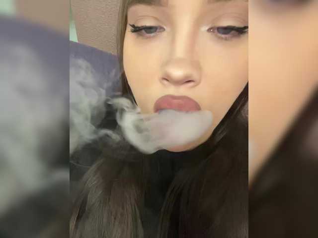 Glossmixdoll live cam on BongaCams