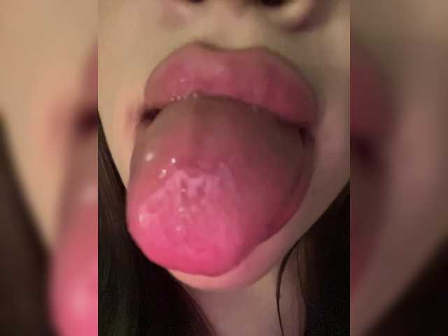 Glossmixdoll live cam on BongaCams