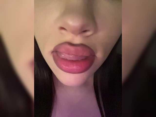 Glossmixdoll live cam on BongaCams