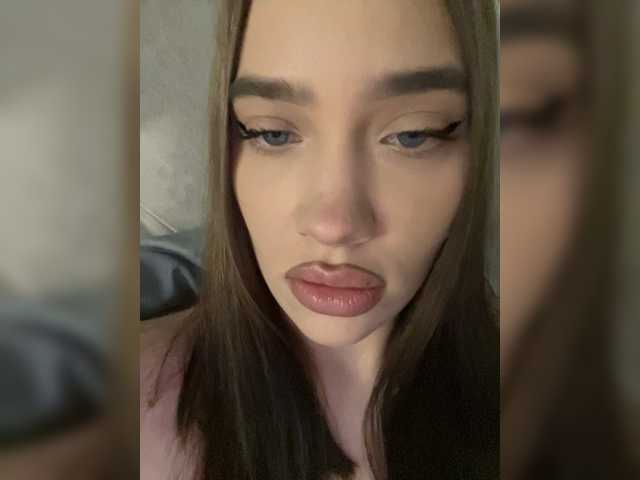 Glossmixdoll live cam on BongaCams