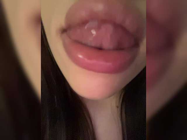 Glossmixdoll live cam on BongaCams