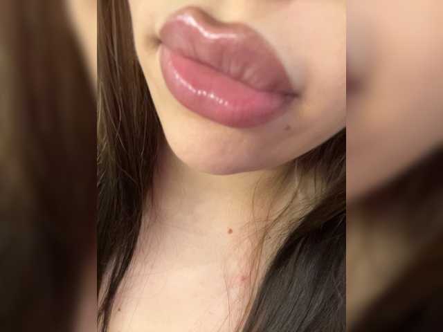 Glossmixdoll live cam on BongaCams