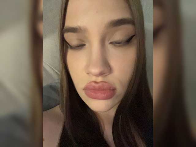 Glossmixdoll live cam on BongaCams