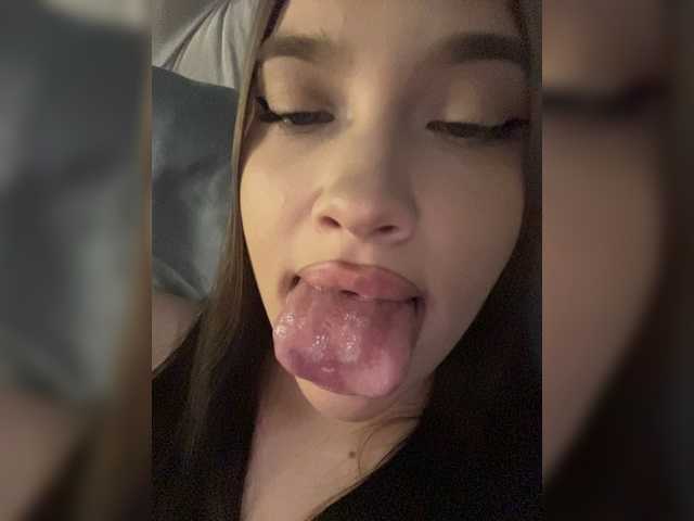 Glossmixdoll live cam on BongaCams