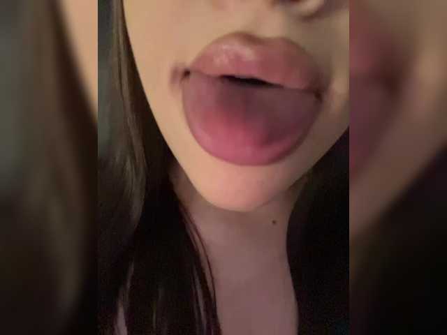 Glossmixdoll live cam on BongaCams