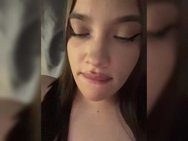 Glossmixdoll live cam on BongaCams
