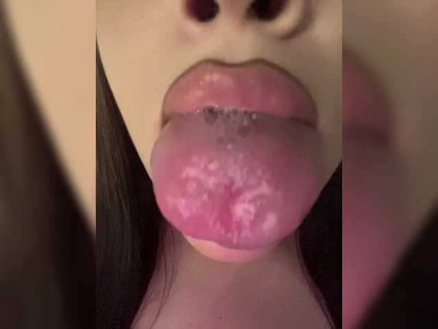 Glossmixdoll live cam on BongaCams