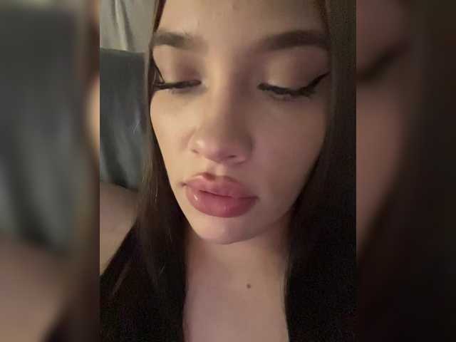 Glossmixdoll live cam on BongaCams