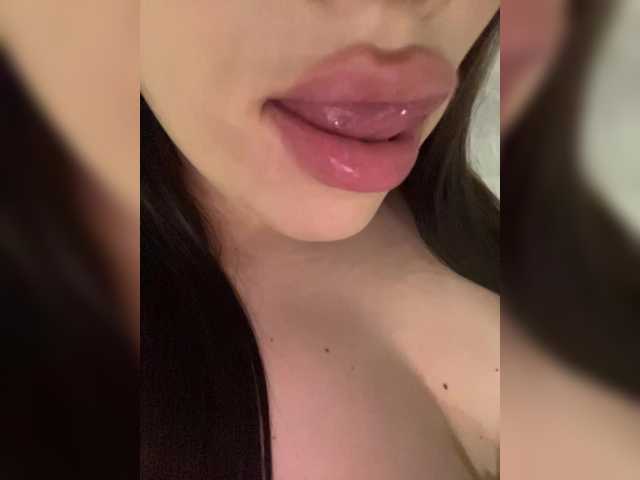 Glossmixdoll live cam on BongaCams