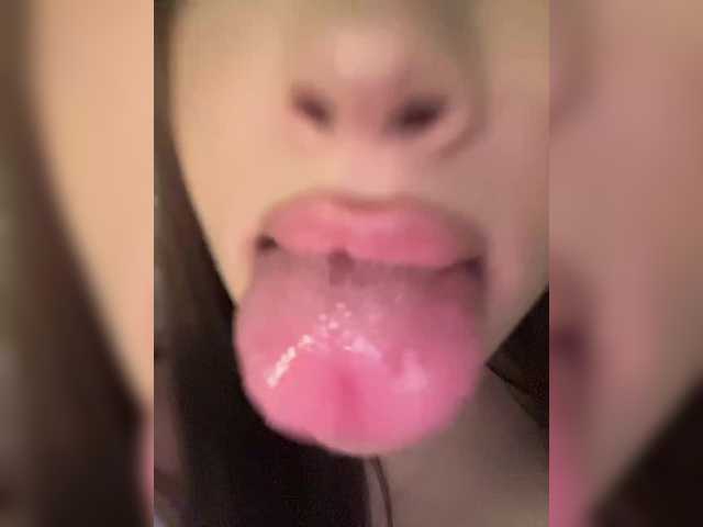 Glossmixdoll live cam on BongaCams