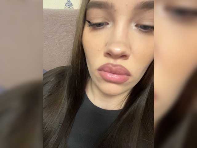 Glossmixdoll live cam on BongaCams