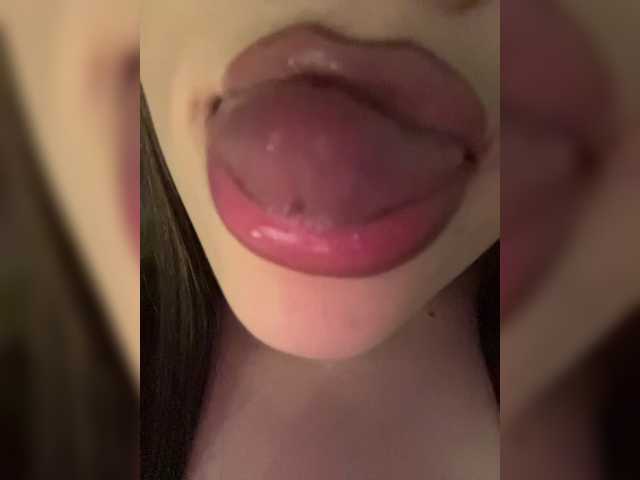 Glossmixdoll live cam on BongaCams