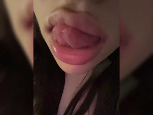 Glossmixdoll live cam on BongaCams
