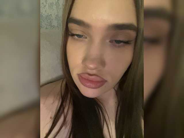 Glossmixdoll live cam preview