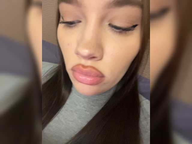 Glossmixdoll live cam on BongaCams