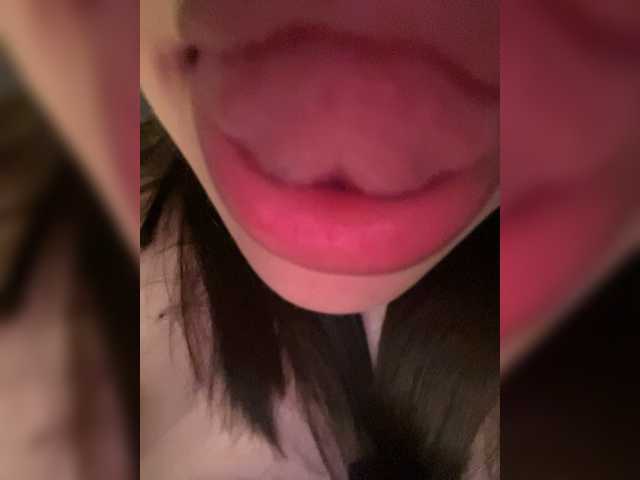 Glossmixdoll live cam on BongaCams
