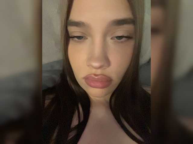 Glossmixdoll live cam on BongaCams