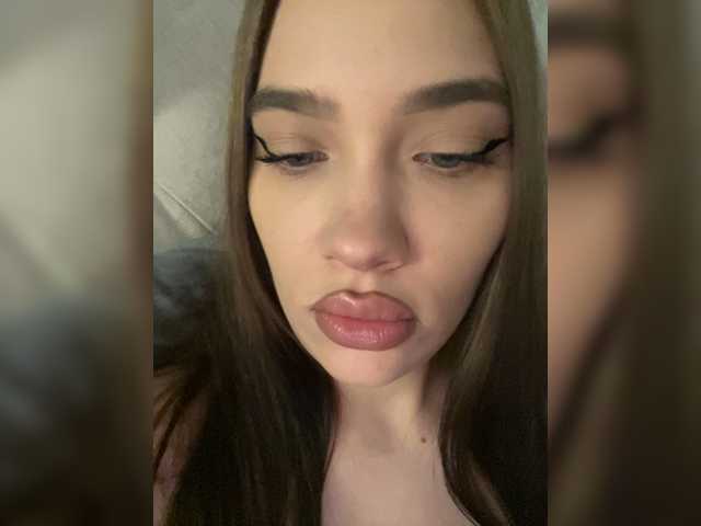 Glossmixdoll live cam on BongaCams