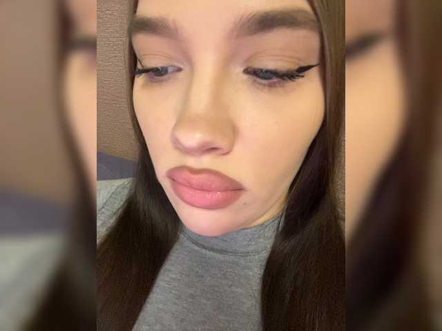 Glossmixdoll live cam on BongaCams