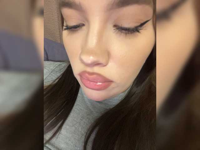 Glossmixdoll live webcam show