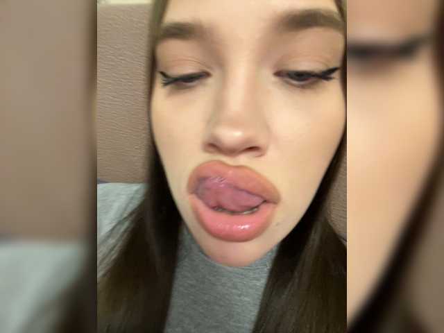 Glossmixdoll live cam