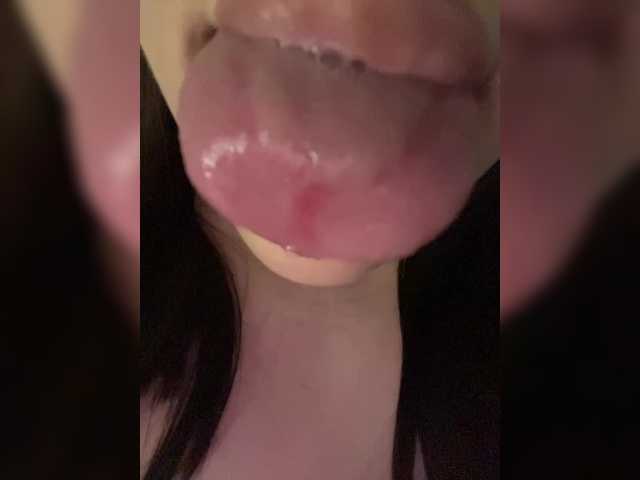 Glossmixdoll live cam on BongaCams