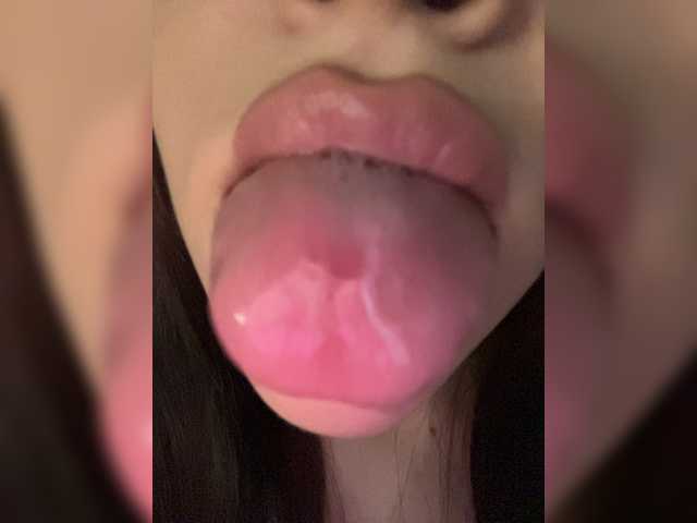 Glossmixdoll live cam on BongaCams