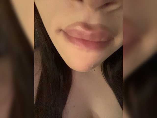 Glossmixdoll live cam on BongaCams