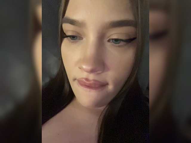 Glossmixdoll live cam on BongaCams