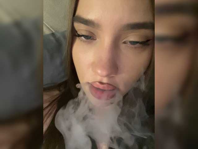 Glossmixdoll live cam on BongaCams